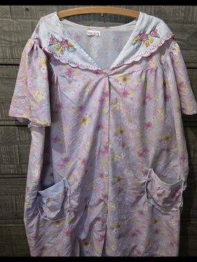 Casual Nights Pink Floral House Dress Snap Front Embroidered Collar Pockets